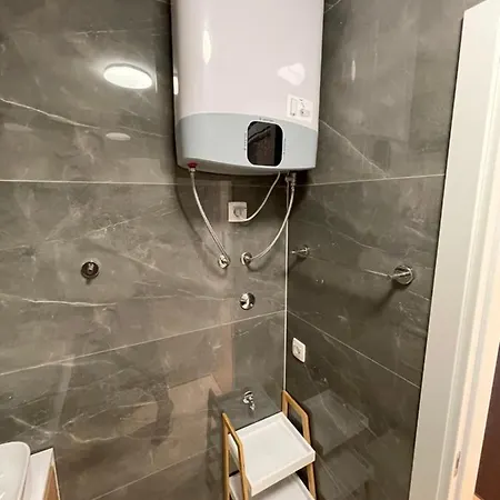Apartamento Building Naomi *