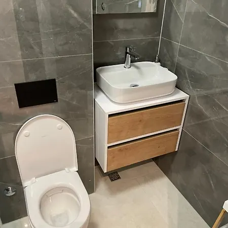 Apartamento Building Naomi *